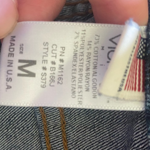 Forever 21 Distressed jean shorts - Picture 5 of 6